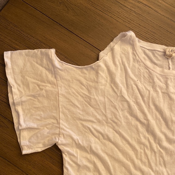 Buckle bought shirt with open shoulders - Picture 6 of 8